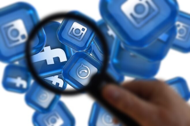 social media, magnifying glass, investigation